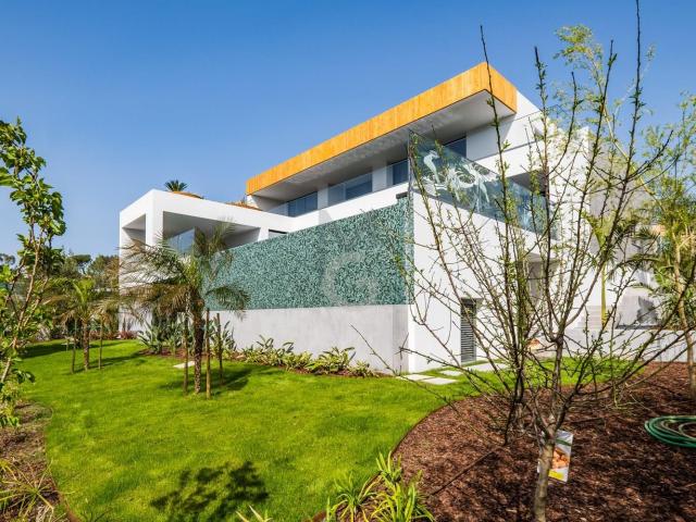 Moradia T4+2, de estilo contemporâneo, a estrear 908m² Cascais e Estoril