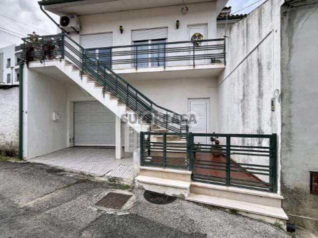 Moradias T4+2 localizada na Vila de Pereira | Oportunidade
