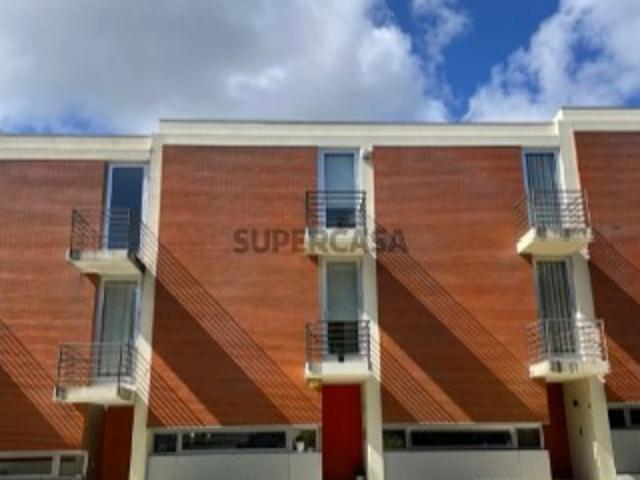 Moradia T4+2Escritórios no ’Villas Real Maia’
