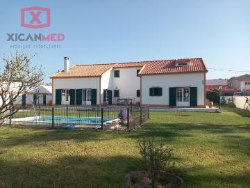 Moradia T4 Moradia Exclusiva com Piscina e Jardim a 15min a. 0m² Colares