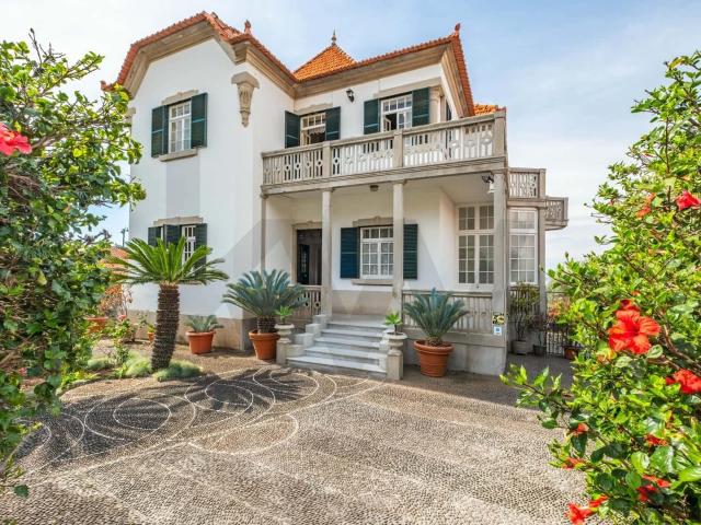 Moradia T4 na Rua Conde Carvalhal Funchal 526m² São Gonçalo