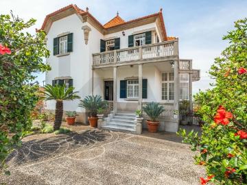 Moradia T4 na Rua Conde Carvalhal Funchal 526m² São Gonçalo