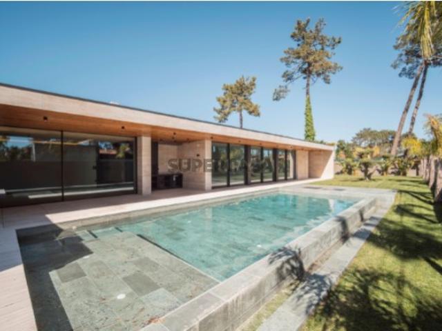 Moradia T4 na Verdizela Design, Luz e Piscina num Terreno de 1.032 m²