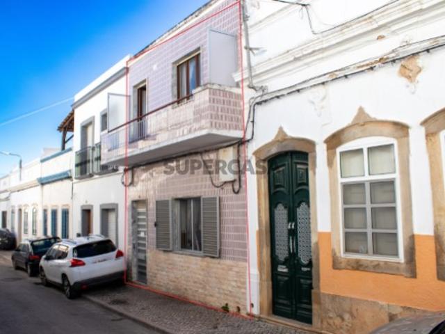 Moradia T4 no centro da Fuzeta !