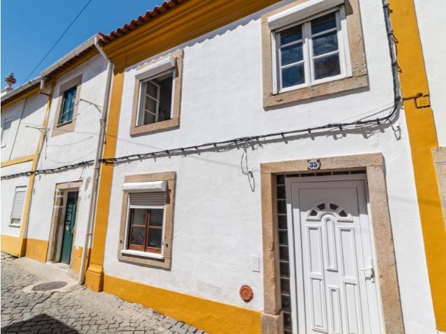 Moradia T4 no Centro do Crato | Oportunidade de Investimento ou Habitação Própria !