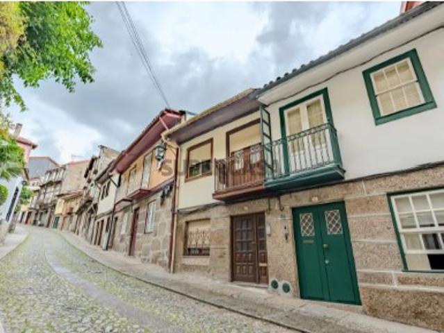 Moradia T4 no Centro Histórico de Guimarães