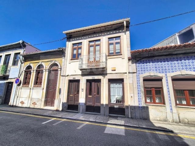 Moradia T4 no Coração de Caminha com vista rio