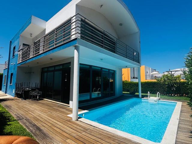 Moradia T4 no Palmela Village com Piscina Privada Arrendamento