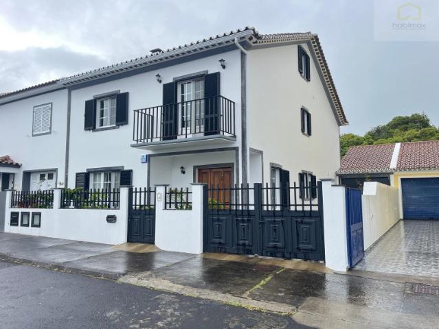 Moradia T4 no Pópulo, Livramento
