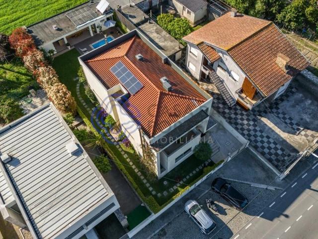 Moradia T4, Nogueira e Silva Escura, Maia 272m² Nogueira e Silva Escura