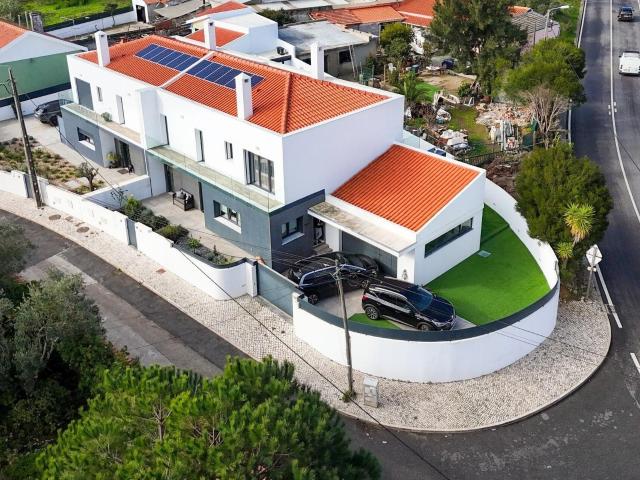 Moradia T4 Nova 2023 em Albarraque. Conforto, Piso Radiant. 218m² Rio De Mouro
