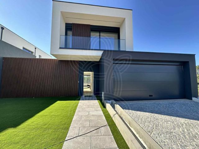 Moradia T4 nova com possibilidade de piscina em Eiras, Coimbra