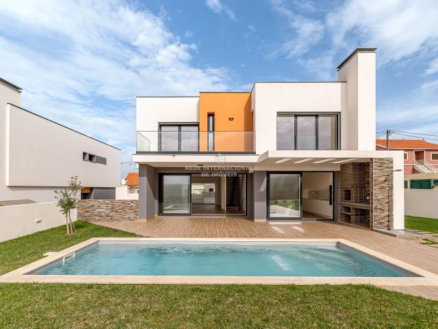 Moradia T4 nova com vista mar, jardim e piscina na Assenta, Ericeira