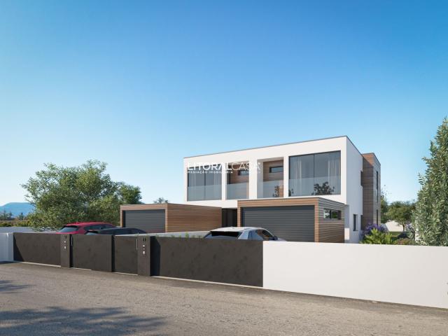 Moradia T4 Nova Aradas