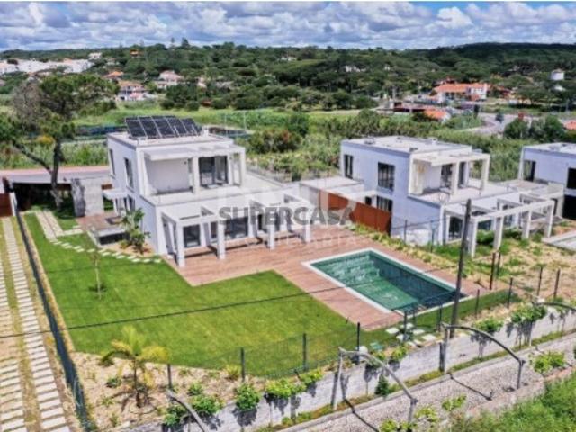 Moradia T4 nova na Praia Grande Colares