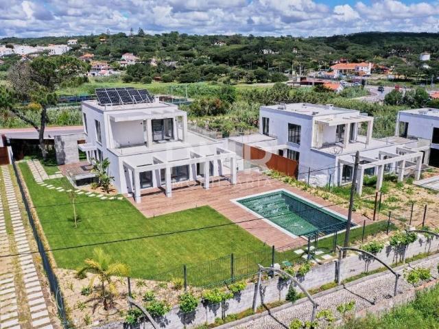 Moradia T4 nova na Praia Grande Colares