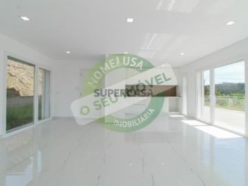 Moradia T4 de arquitetura moderna em Coimbra