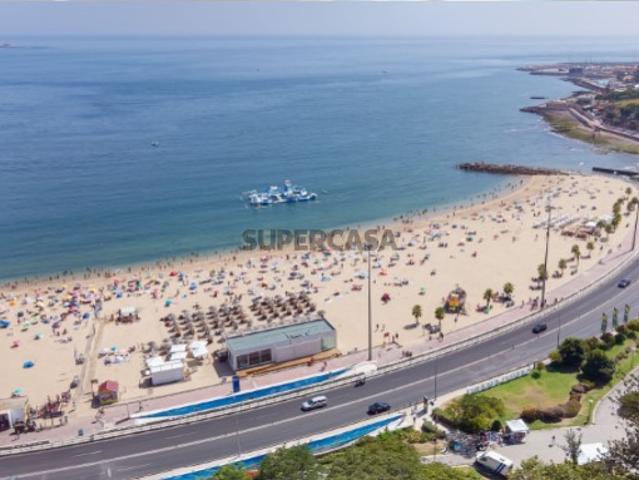 Moradia T4 a 2 minutos da Praia e Comboio Santo Amaro à porta