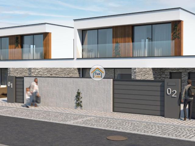 Moradia T4 a 900 metros da praia da Ramalha Apúlia