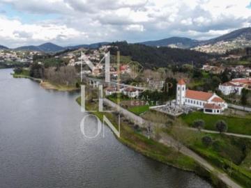 Moradia T4 a poucos passos da Praia Fluvial de Pedorido Castelo de Paiva