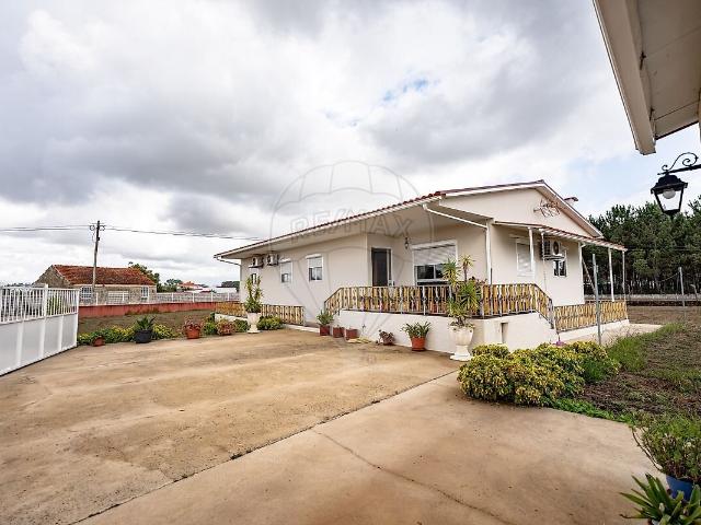 Moradia T4 à venda em Covões e Camarneira, Cantanhede RE/MAX Portugal