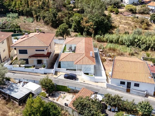 Moradia T4 à venda em Coimbra