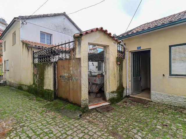 Moradia T4 à venda em Colmeal