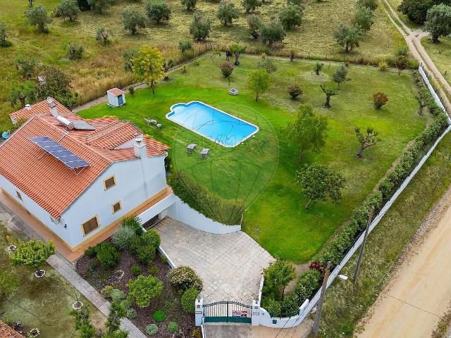 Moradia T4 à venda em Cortiçadas de Lavre e Lavre, Montemor o Novo RE/MAX Portugal