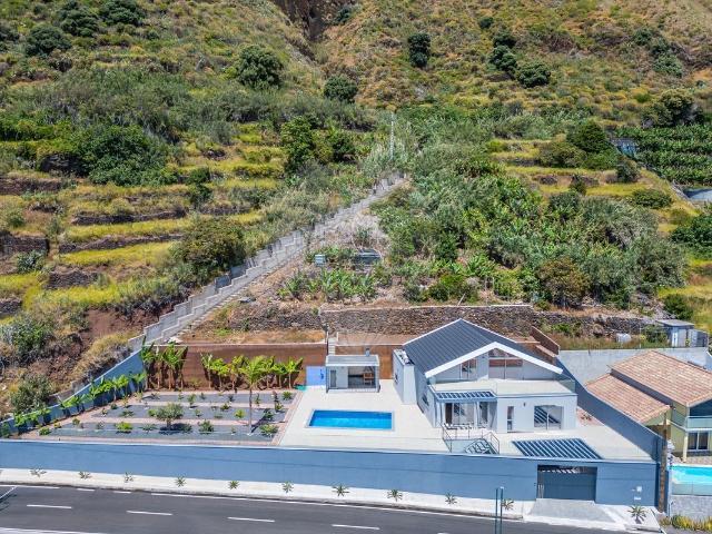 Moradia T4 à venda em Paul do Mar, Calheta Madeira RE/MAX Portugal