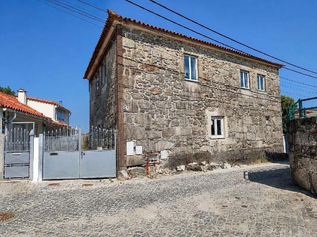 Moradia T4 à venda em Cardielos e Serreleis, Viana do Castelo RE/MAX Portugal