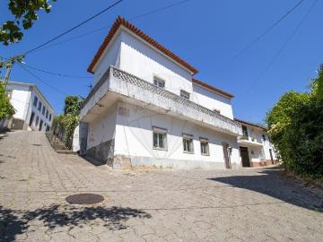 Moradia T4 à venda em Castanheira de Pêra