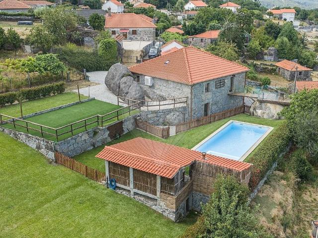 Moradia T4 à venda em Castanheira, Paredes de Coura RE/MAX Portugal