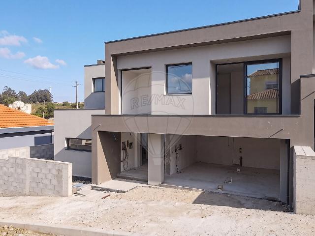 Moradia T4 à venda em Castêlo da Maia, Maia RE/MAX Portugal