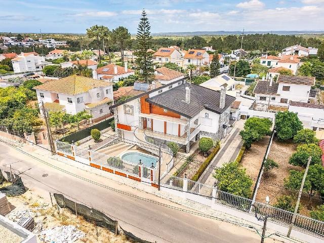Moradia T4 à venda em Castelo Sesimbra, Sesimbra RE/MAX Portugal
