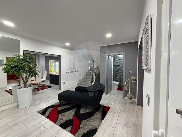 Moradia T4 à venda em Castro Daire, Castro Daire RE/MAX Portugal