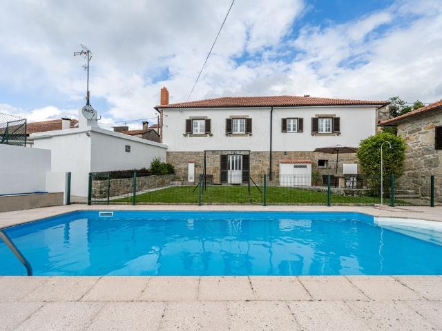 Moradia T4 à venda em Cerdal, Valença RE/MAX Portugal
