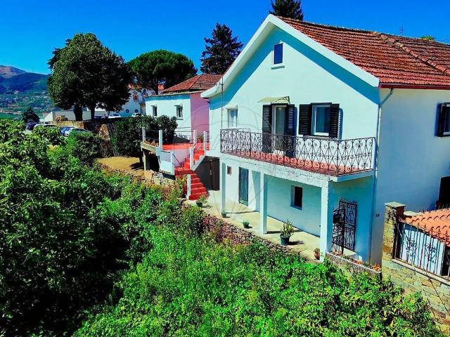 Moradia T4 à venda em Cidadelhe, Mesão Frio RE/MAX Portugal