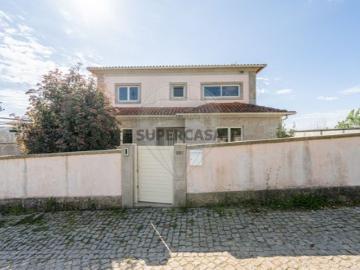 Moradia T4 à venda em Amarante