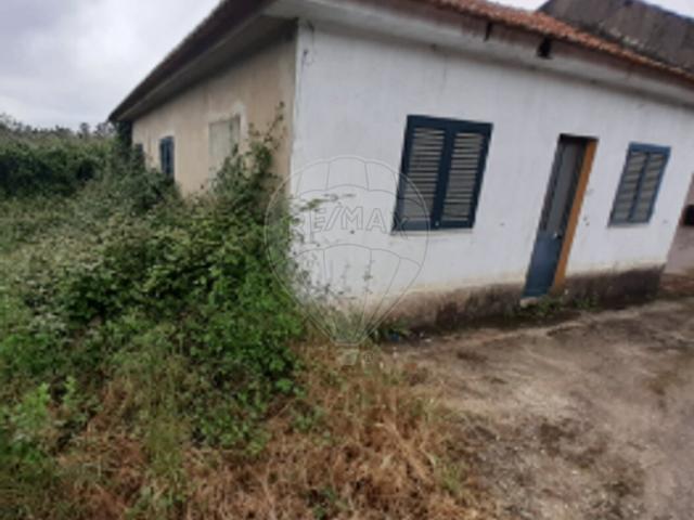 Moradia T4 à venda em Amoreira da Gândara, Paredes do Bairro e Ancas, Anadia RE/MAX Portugal