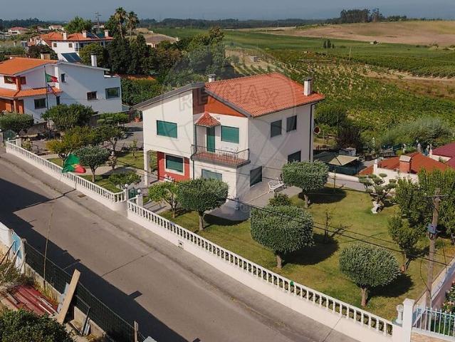 Moradia T4 à venda em Amoreira da Gândara, Paredes do Bairro e Ancas, Anadia RE/MAX Portugal
