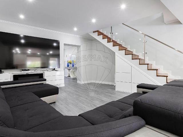 Moradia T4 à venda em Água de Pau, Lagoa São Miguel RE/MAX Portugal