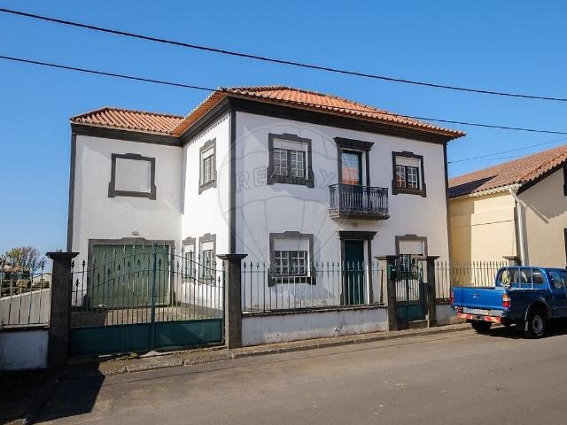 Moradia T4 à venda em Agualva, Praia da Vitória RE/MAX Portugal