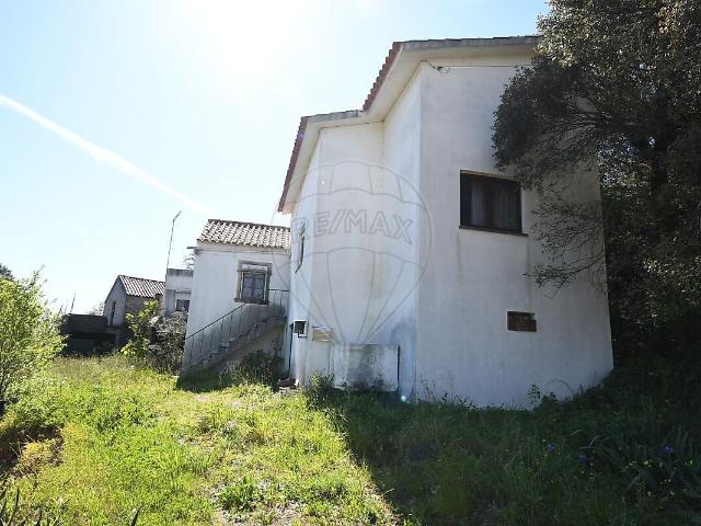 Moradia T4 à venda em Alvaiázere, Alvaiázere RE/MAX Portugal
