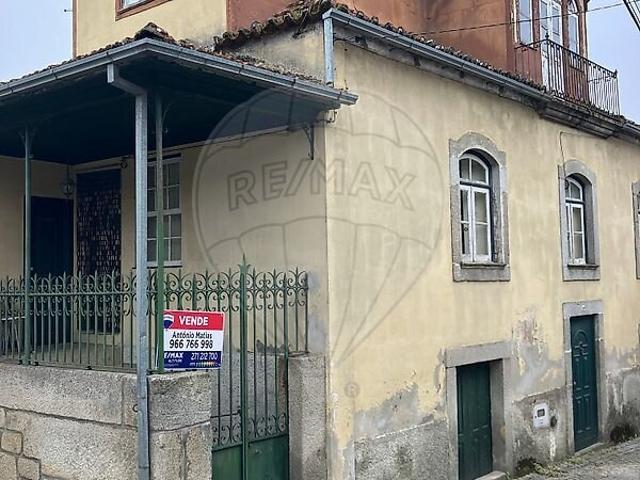 Moradia T4 à venda em Alverca da Beira/Bouça Cova, Pinhel RE/MAX Portugal