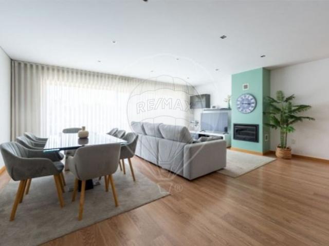 Moradia T4 à venda em Aradas, Aveiro RE/MAX Portugal