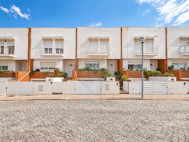 Moradia T4 à venda em Arcozelo, Barcelos RE/MAX Portugal