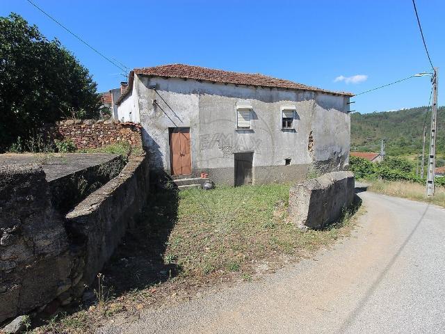 Moradia T4 à venda em Arganil