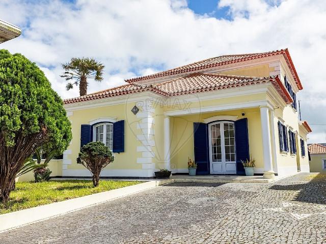 Moradia T4 à venda em Arrifes, Ponta Delgada RE/MAX Portugal