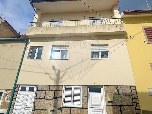 Moradia T4 à venda em Bobadela, Oliveira do Hospital RE/MAX Portugal
