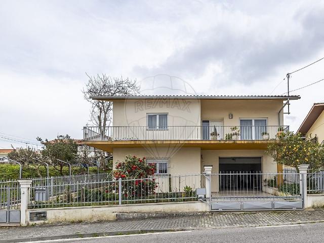 Moradia T4 à venda em Batalha, Batalha RE/MAX Portugal